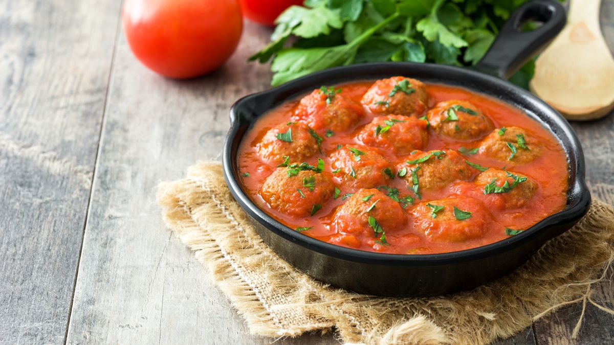 Klopsy to tradycyjna potrawa kuchni polskiej.