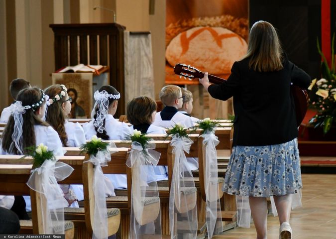 Dziecko zapytało księdza o imprezę komunijną. "Nie dajmy się zwariować"