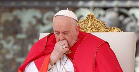 "Czynnik bardzo niepokojący". Lekarz komentuje wieści o zdrowiu papieża