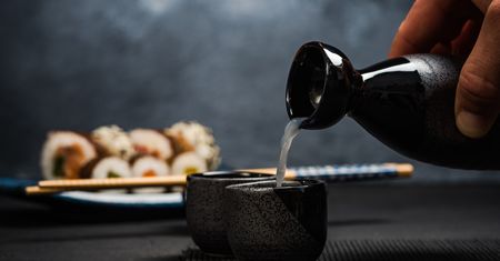 Sake - kalorie, wartości odżywcze, sposoby podania, rodzaje