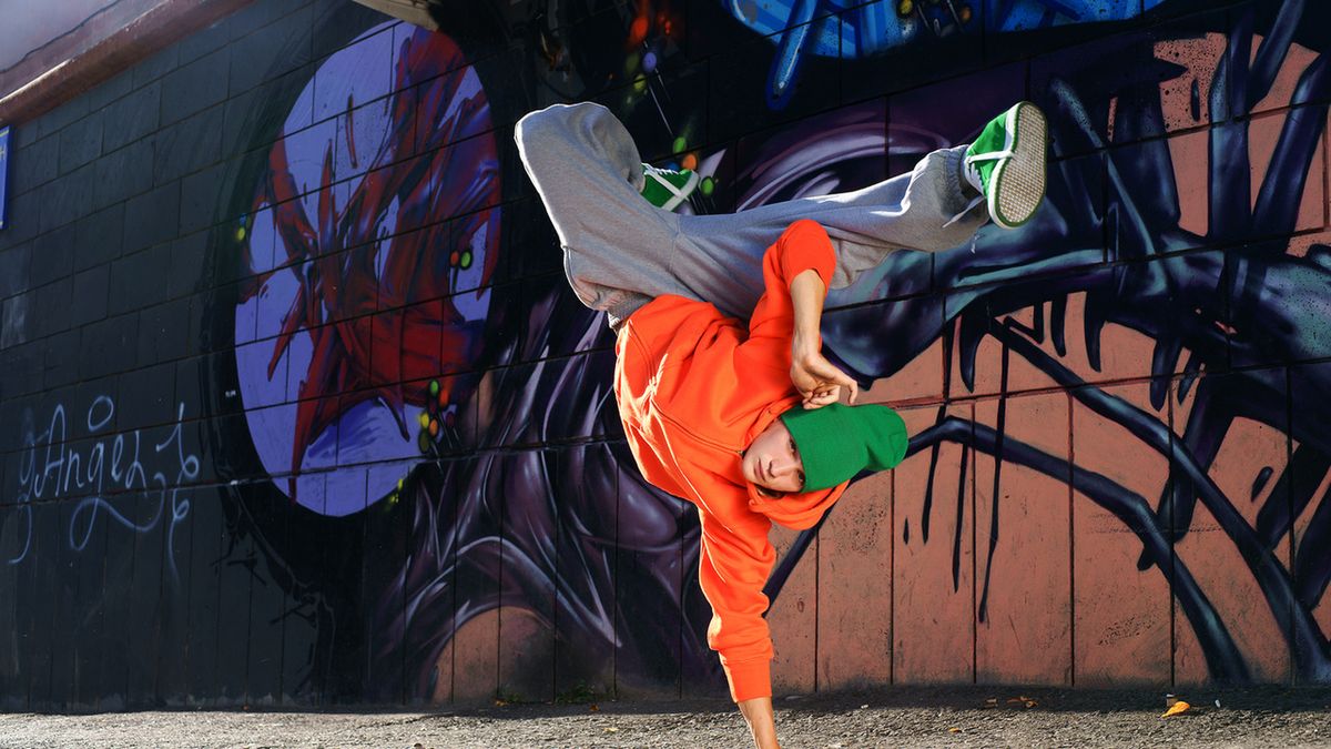 Street dance to taniec, który sprzyja improwizacji.