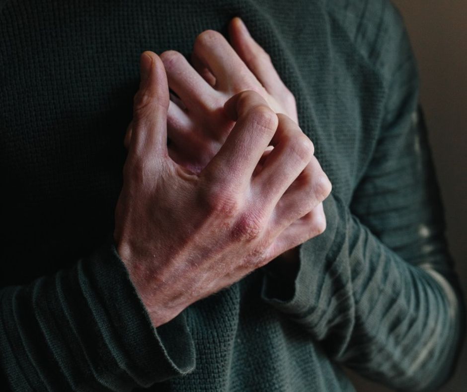 Jeden z pierwszych objawów raka trzustki. Gdy go zauważysz, nie czekaj ani chwili