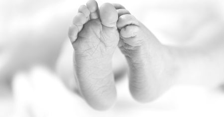 Nie żyje noworodek. Mama na chwilę położyła go na podłodze