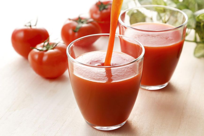 sok pomidorowy obniża cholesterol [123rf.com]
