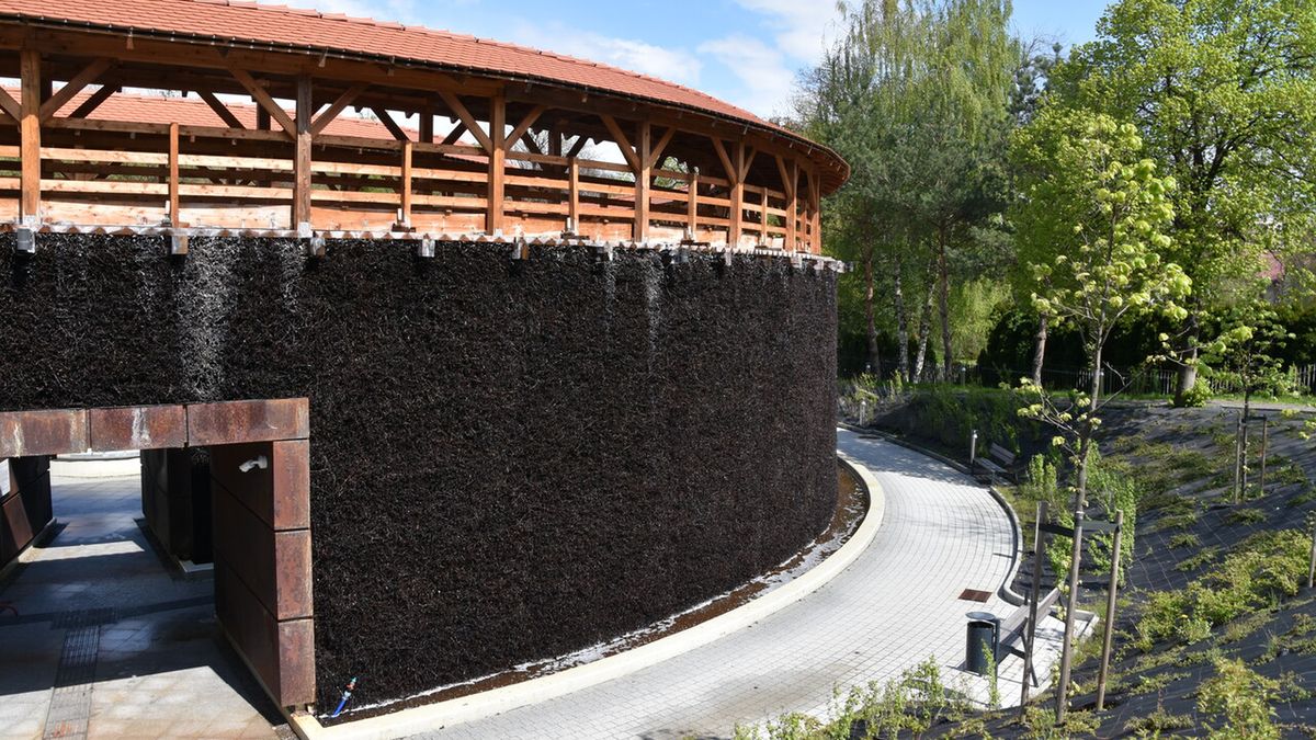 Tężnia solankowa to drewniana konstrukcja wykorzystująca właściwości wody solankowej.