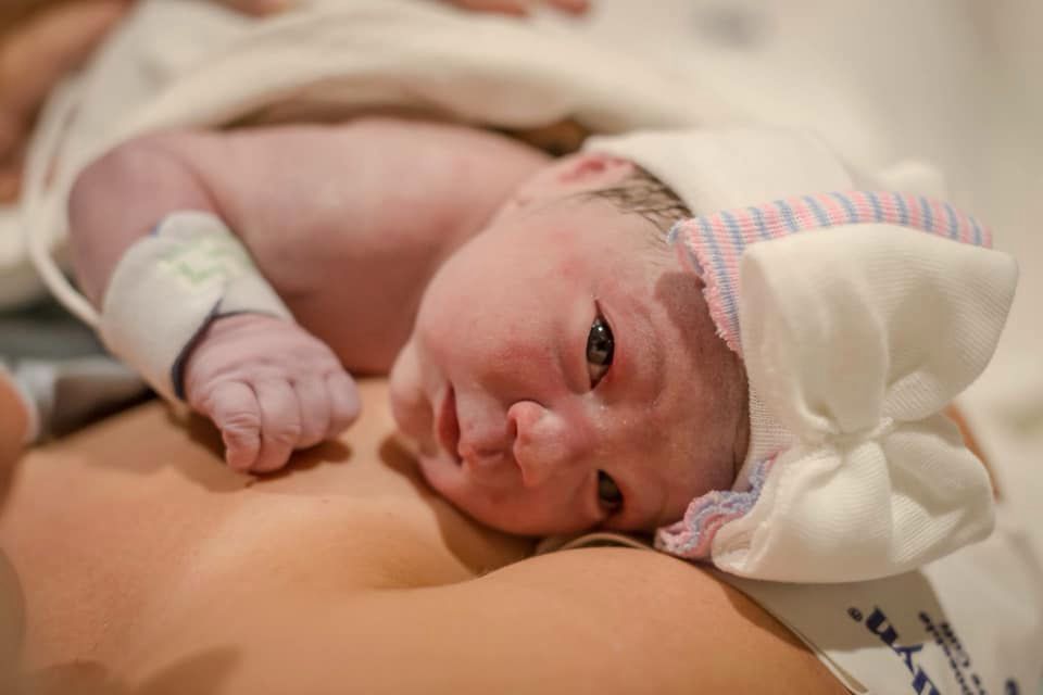 Dziecko zmarło po zarażeniu wirusem opryszczki. Mama ostrzega przed &quot;pocałunkiem śmierci&quot;