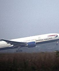 Stewardzi i stewardessy strajkują - odwołano loty