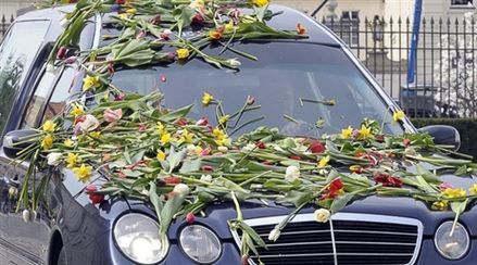 Firmy pogrzebowe oddadzą zyski potrzebującym