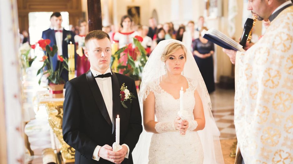 Panna młoda powinna stać po lewej stronie męża