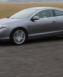 Coupe po francusku - dwudrzwiowa Laguna GT