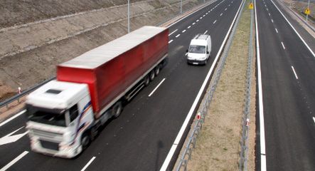 Podatek od ciężarówek i autobusów w górę