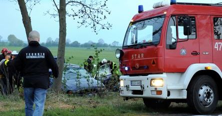 Dolnośląskie/ 15 osób w szpitalu po wypadku busa