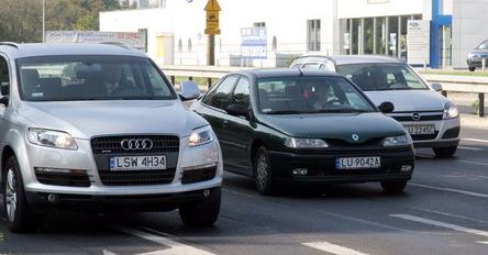 Wymiana żarówek - samemu czy serwis?