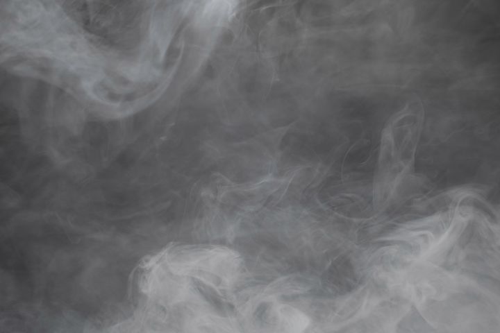 Naukowcy z Uniwersytetu w Nowym Jorku udowodnili wpływ e-papierosów na zachorowanie na raka płuc.