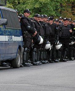 Policja zamierzać werbować ofermy?