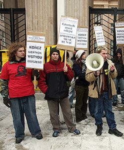 Wołali "Giertych, odejdź" w urodziny ministra