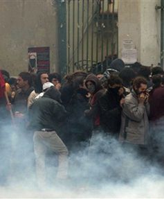 Starcie policji z przeciwnikami reform edukacji