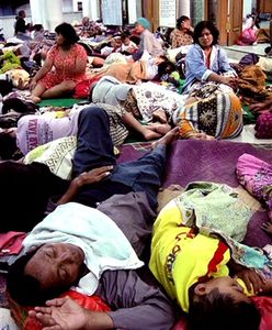 28 tysięcy ludzi w Indonezji bez dachu nad głową