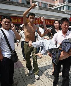 Blisko 10 tys. ofiar trzęsienia ziemi w Chinach