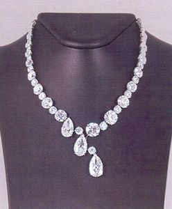 Skradziono diamentowy naszyjnik wart 1,2 mln euro