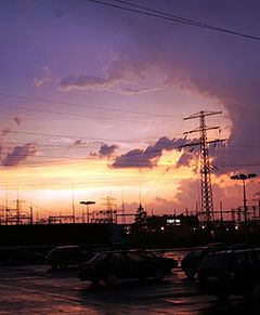 Nadciąga kolejna noc z burzami, nawałnicami i gradem
