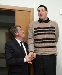 Pomogą przestać rosnąć najwyższemu człowiekowi świata?