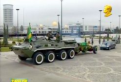 Tysiące ludzi na pogrzebie Turkmenbaszy