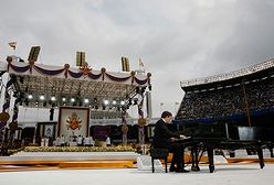 Papież odprawia mszę na nowojorskim stadionie Yankees