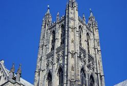 Anglikańscy biskupi dyskutują o kobietach i gejach