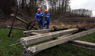 Wichury szaleją, tysiące ludzi bez prądu