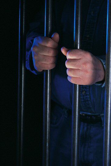 Więzień dostanie 150 tys. zł za ciasnotę w celi