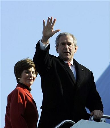 Bush popiera rosyjskie dostawy uranu do Iranu