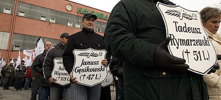 Czarny marsz przeciw opieszałości ws. "Halemby"