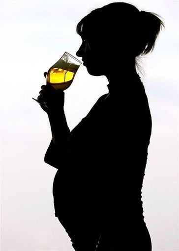Komisja Europejska chce walczyć z nadużywaniem alkoholu