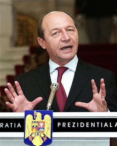 Rumuński parlament zawiesił w obowiązkach prezydenta