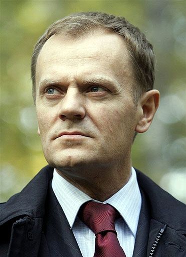 Tusk: Lepper w limuzynie symbolem "skromnej" władzy