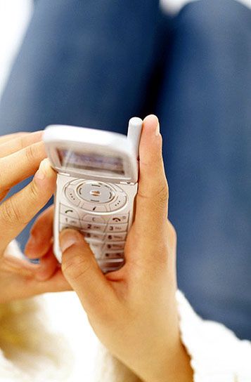 Telefony komórkowe przyczyną bezsenności?