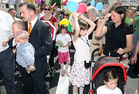 Giertych przeciwstawia się "wstrętnym pederastom"