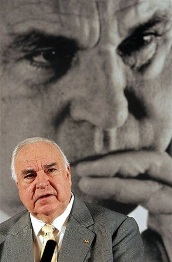 Były kanclerz Helmut Kohl w szpitalu