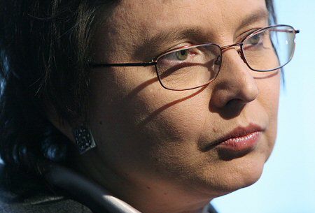 Hall: każdy nauczyciel dostanie co najmniej 200 zł