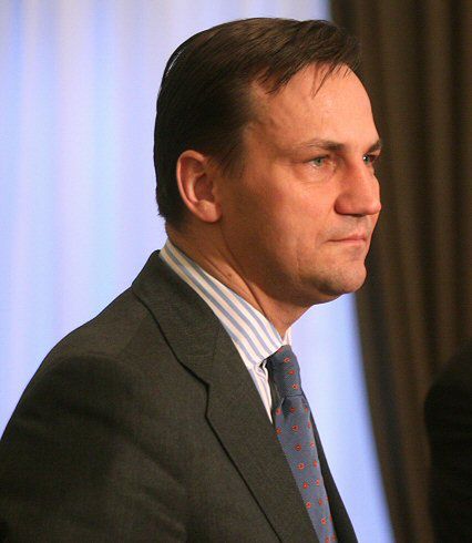 Sikorski obiecuje prezydentowi stałe konsultacje