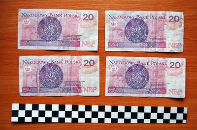 Policja zatrzymała 15-letnich fałszerzy banknotów