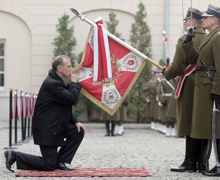 Bogdan Klich przejął obowiązki w MON