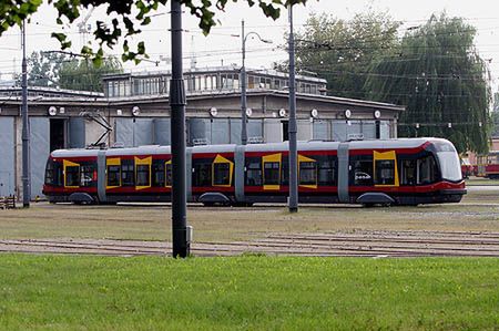 Najdłuższy tramwaj w Polsce na ulicach Warszawy