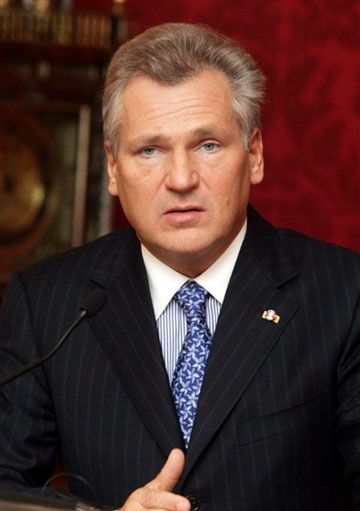 Kwaśniewski: prezydent zrobi błąd nie podpisując traktatu