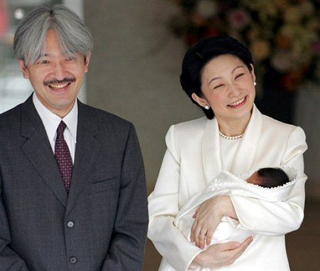 Mały książę Hisahito został zaprezentowany w japońskiej świątyni