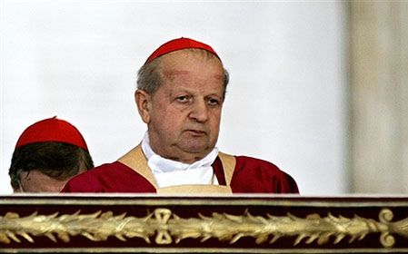 Fałszywy ksiądz wykorzystał kardynała Dziwisza