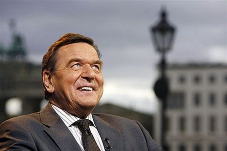 Schroeder w Moskwie krytykuje Polskę i UE