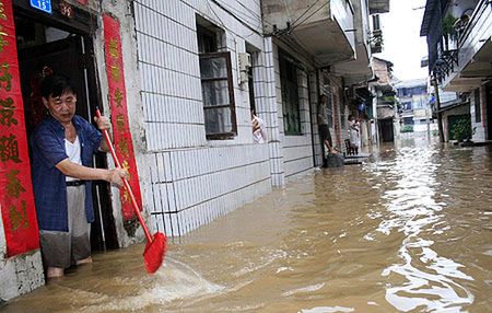Co najmniej 14 ofiar powodzi w Chinach