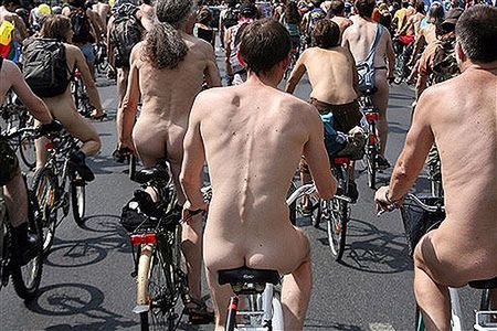 Tysiąc nagich rowerzystów w Londynie